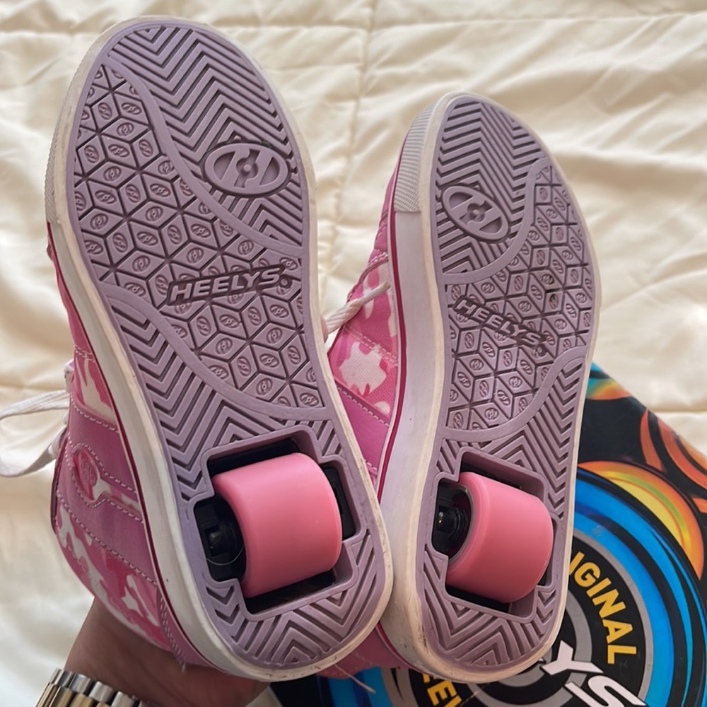 Girls Heelys - Picture 6 of 8